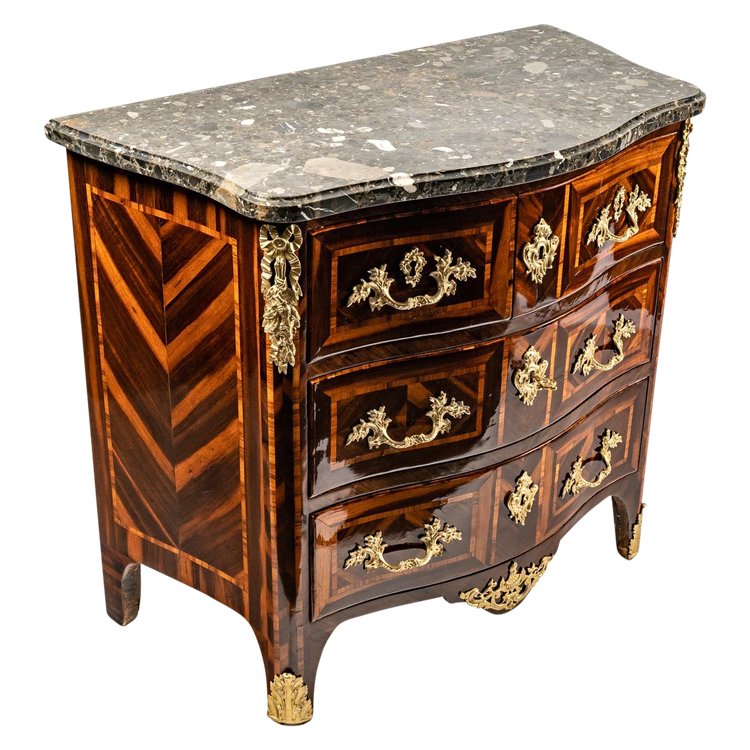 Bon Durand - Small chest of drawers in Satinwood, Rosewood and Kingwood Louis XV period circa 1765