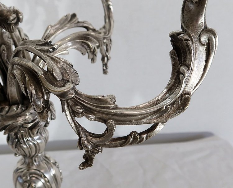 Coppia di candelabri in bronzo argentato, stile Luigi XV - XIX secolo