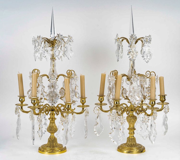 Coppia di girandole in bronzo dorato e cristallo Baccarat in stile Luigi XVI, 1870 ca.