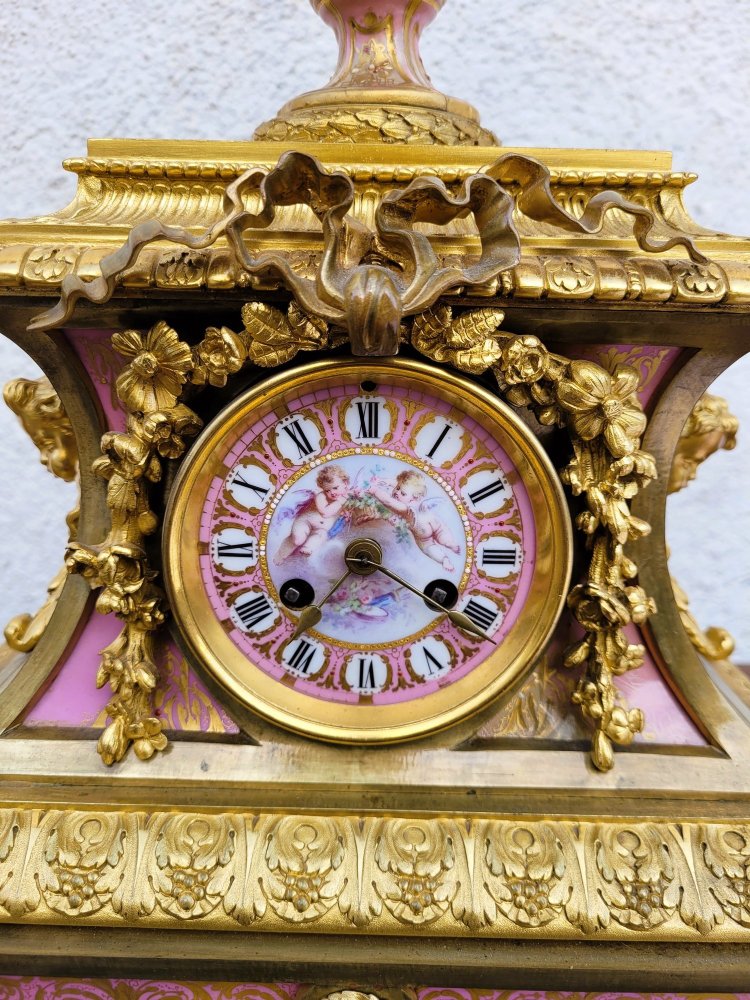 Orologio in bronzo dorato e porcellana, Napoleone III, XIX secolo