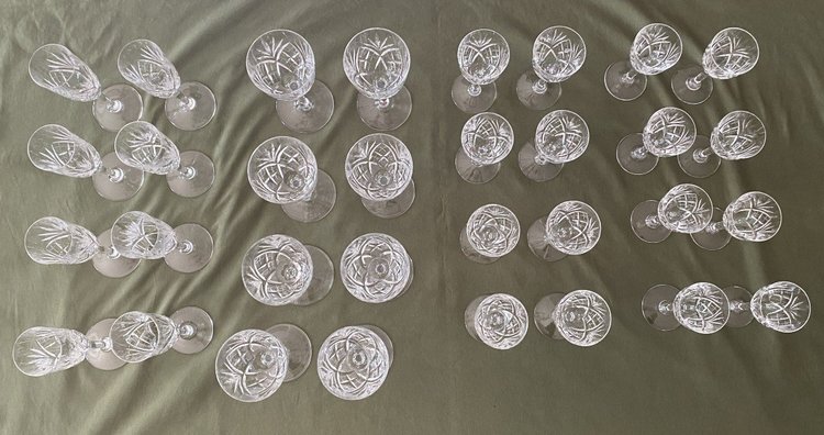 Crystal Glasses St Louis Cut model Chantilly 32 Pieces XX th