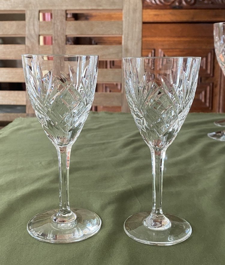 Crystal Glasses St Louis Cut model Chantilly 32 Pieces XX th