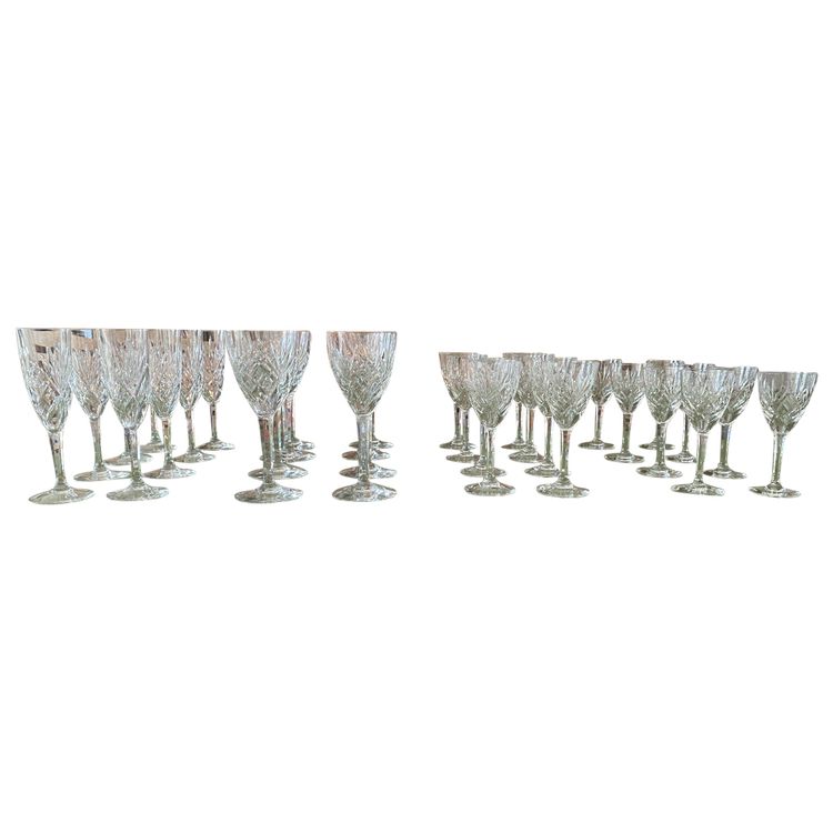 Crystal Glasses St Louis Cut model Chantilly 32 Pieces XX th