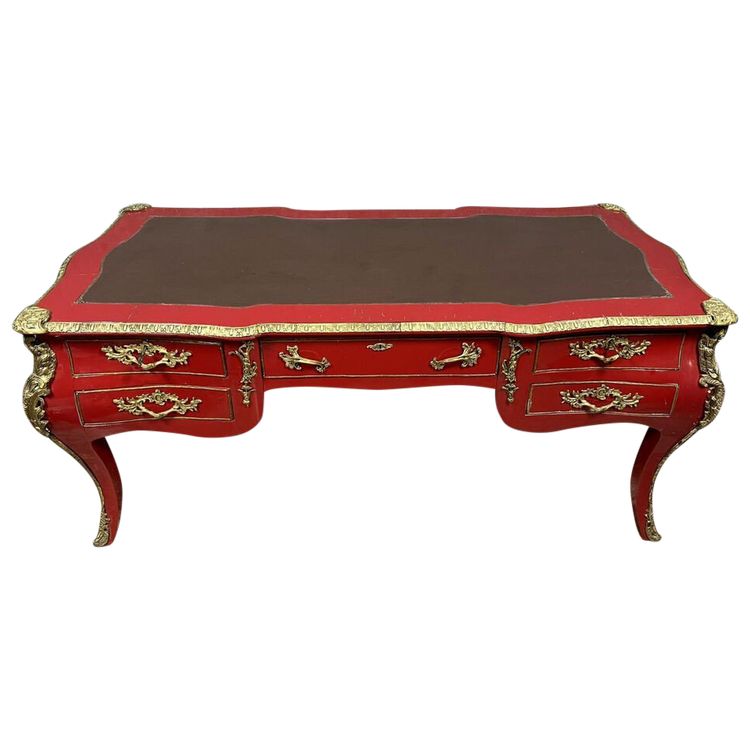 Bureau de centre galbé style Louis XV en laque vers 1900