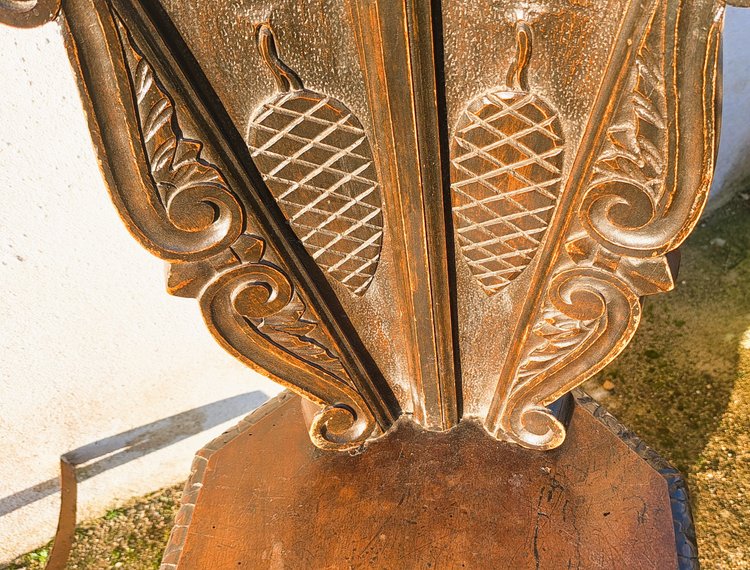 Pair of Dites escabelles chairs in molded and carved natural wood late 18th early 19th century