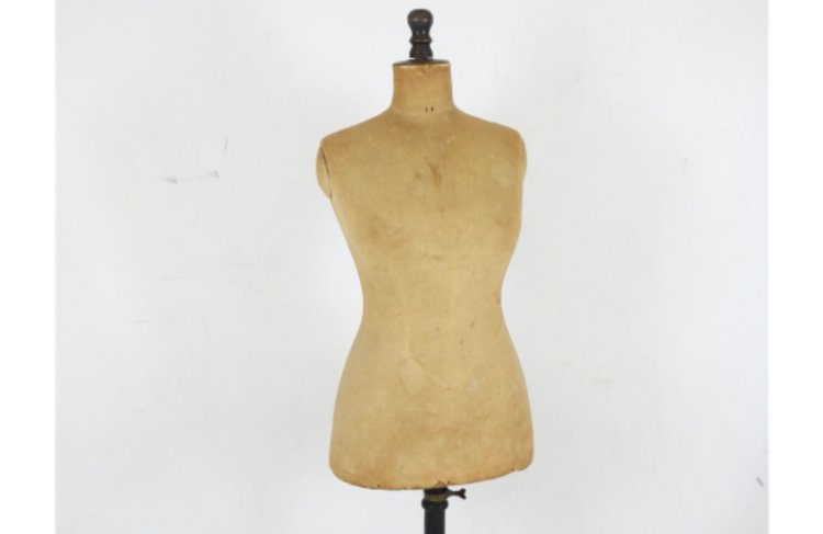 Manequin tailles 44 de couturière en tissu  piétement tripode en bois noirci H. 151 cm