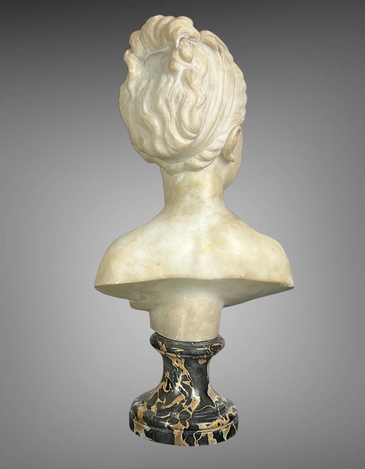 19th CENTURY MARBLE BUST OF LOUISE BRONGNIART AFTER HOUDON (1741-1828)