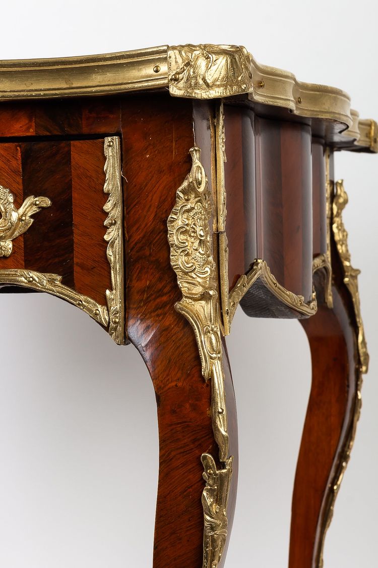 Table à écrire en Palissandre et Bois de Rose époque Napoléon III vers 1850-1870