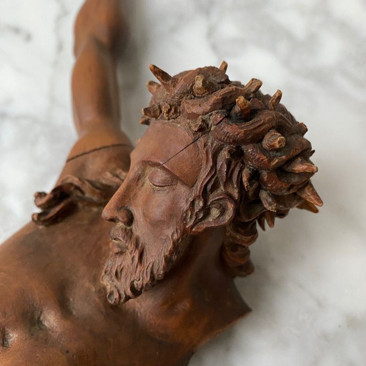 Christ en noyer XVIIe fine sculpture