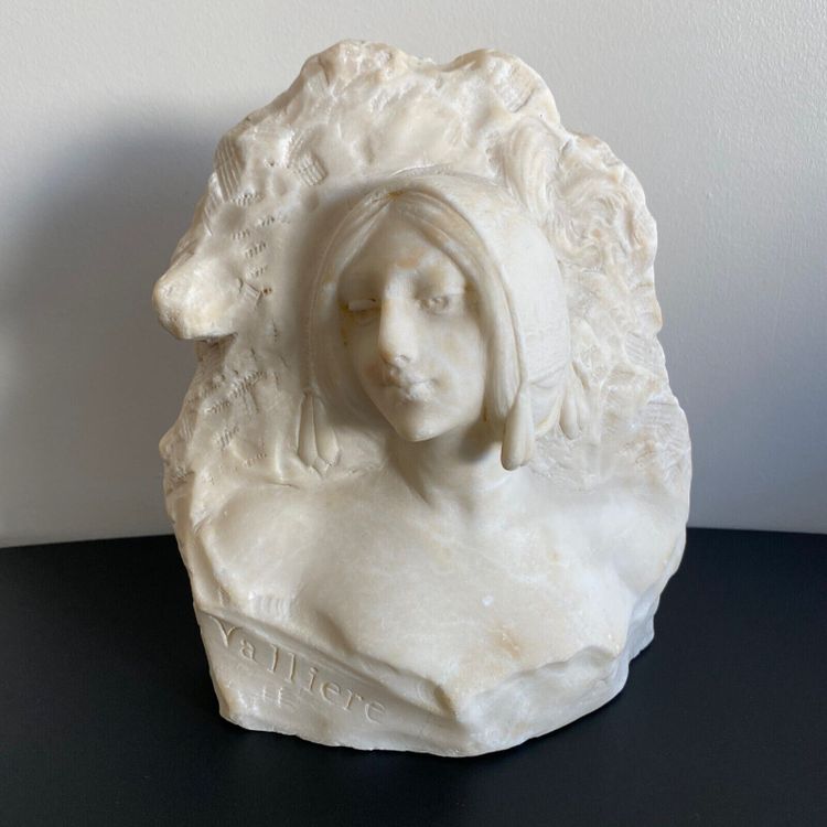 Marble sculpture of La Vallière 20th century by J. Morrini