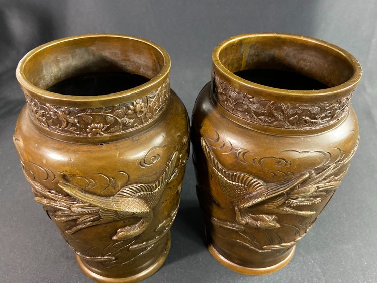 Pair of bronze vases decorated with birds Japan 19th century Meiji