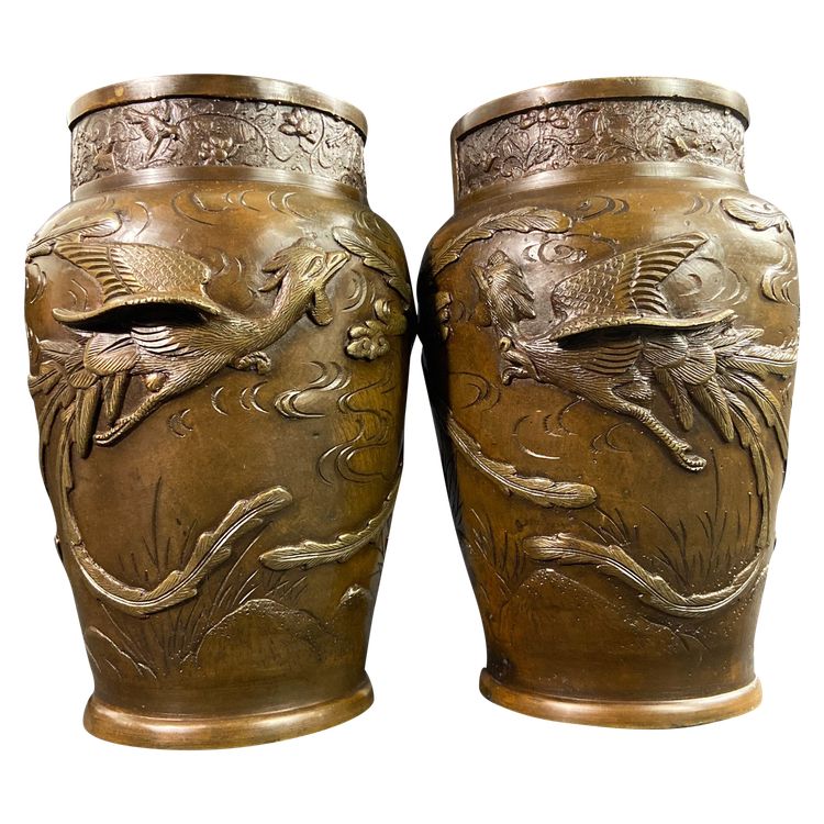 Pair of bronze vases decorated with birds Japan 19th century Meiji