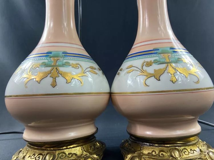 Paire de lampes en porcelaine Vieux Paris sur bronze époque Louis-Philippe 1830