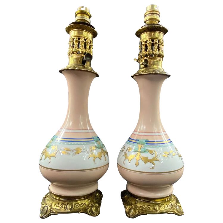 Paire de lampes en porcelaine Vieux Paris sur bronze époque Louis-Philippe 1830