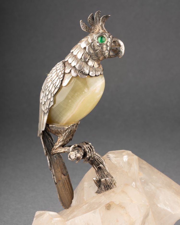 Oiseau en argent massif et agate sur socle de cristal de roche, XIXe siècle 