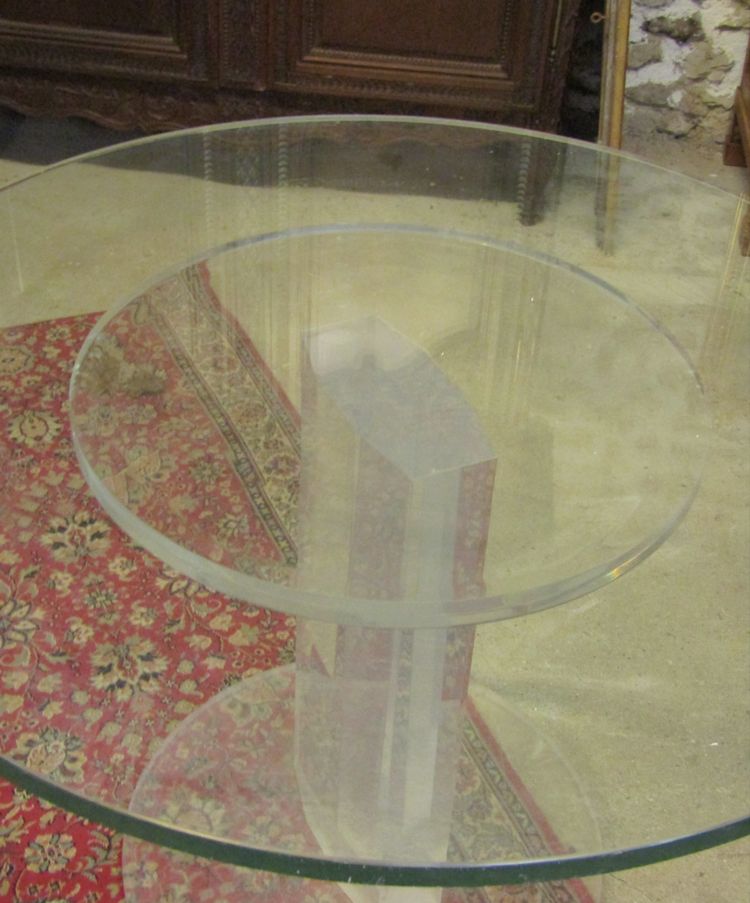 Plexiglas Table