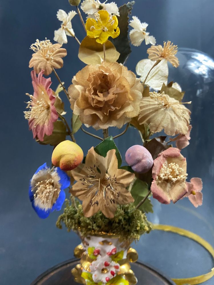 Paire de bouquets de mariés sous globe en verre XIXe Napoléon III