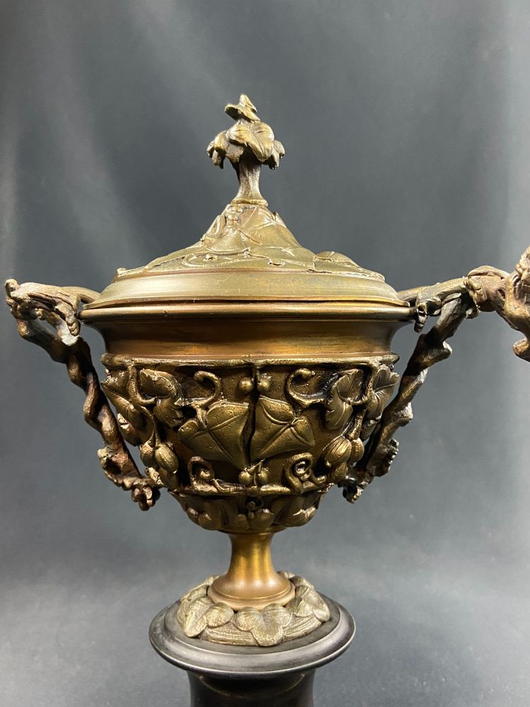 Paire de cassolettes à décor feuillagé bronze sur socle marbre XIXe Napoléon III