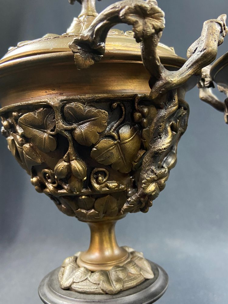 Paire de cassolettes à décor feuillagé bronze sur socle marbre XIXe Napoléon III