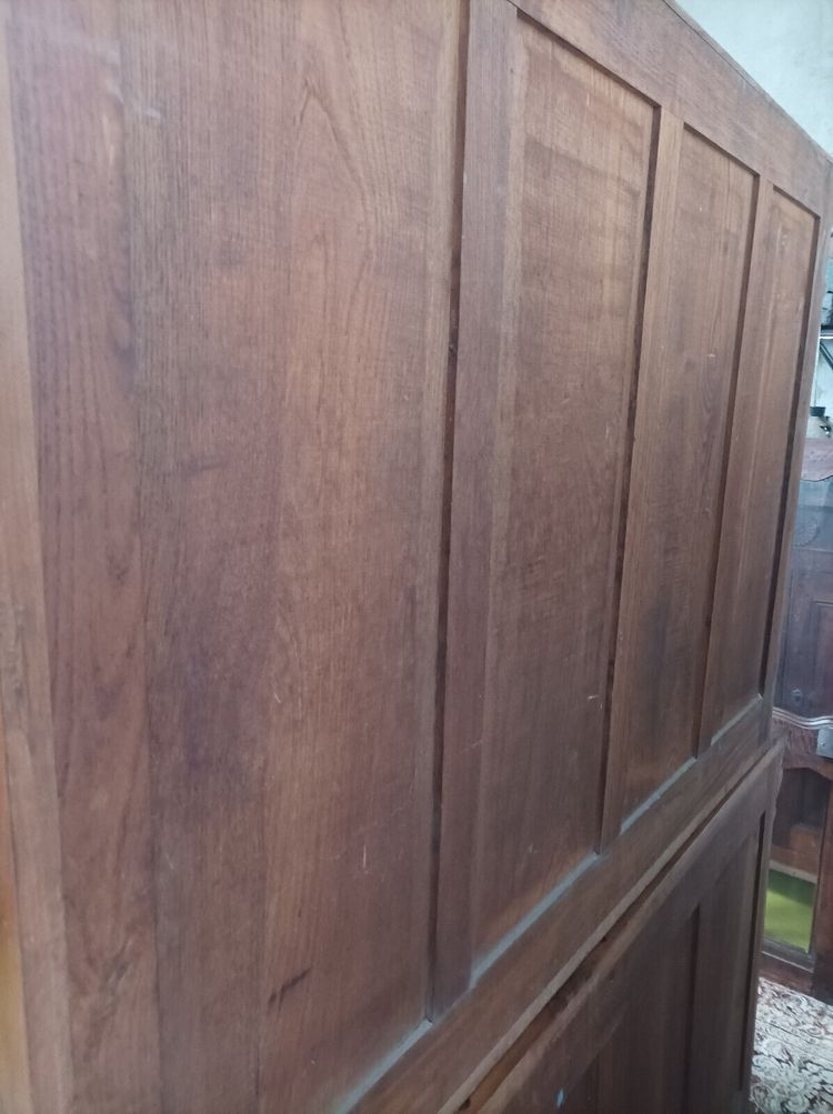 Credenza rinascimentale in noce biondo del XIX secolo