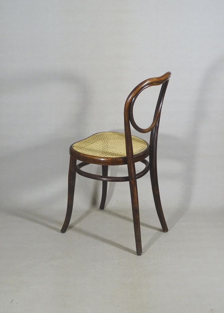 Chaise Thonet N°28, vers 1875, cannage neuf, gomme laque façon palissandre