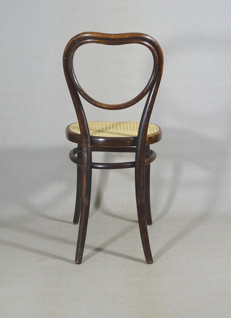 Chaise Thonet N°28, vers 1875, cannage neuf, gomme laque façon palissandre