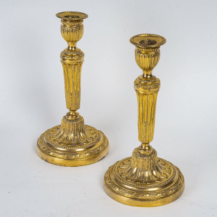 Paire de flambeaux en bronze ciselé et doré époque Louis XVI vers 1780