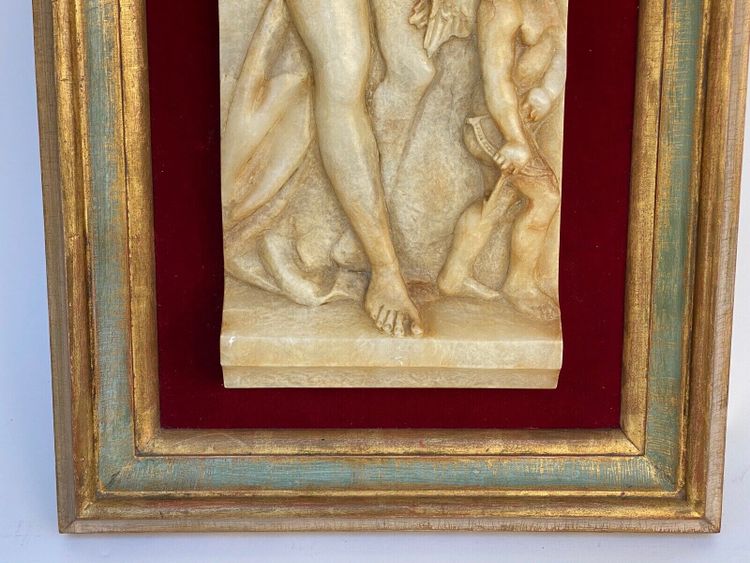 Alabaster plaque in bas-relief Venus aux Amours 19th century red velvet gilt frame