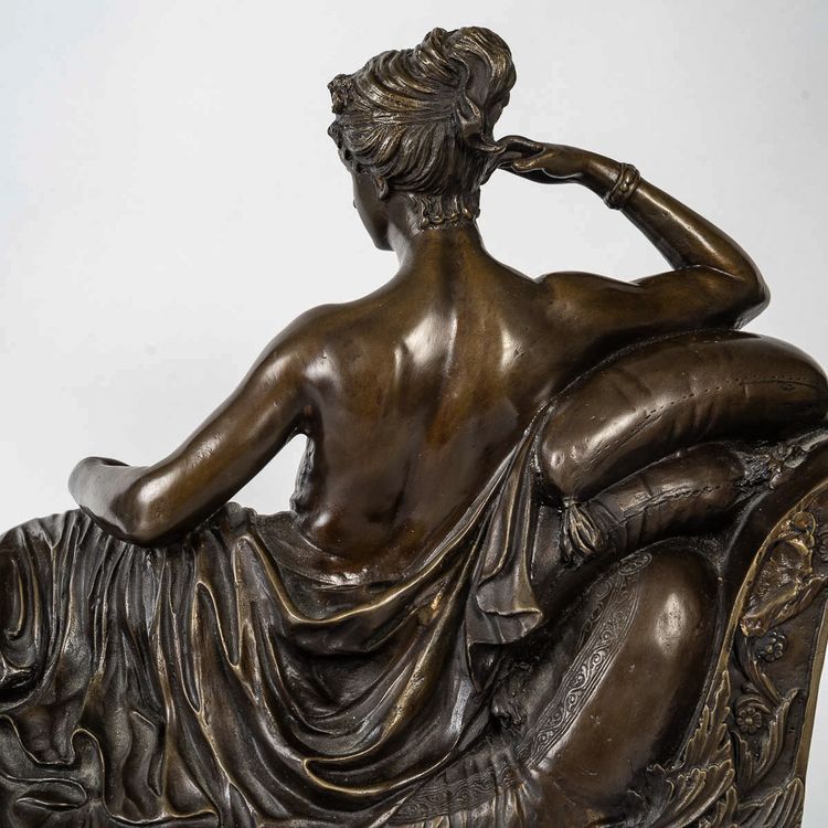 After Antonio Canova (1757-1822) - Pauline Borghese dite Venus Vitrix in bronze and marble circa 186