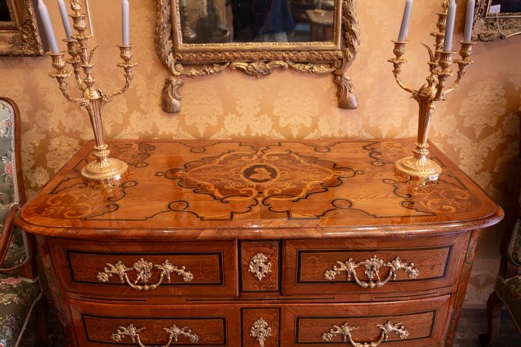 Louis XIV period marquetry chest of drawers decorated with a Ducal Crown circa 1700