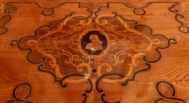 Louis XIV period marquetry chest of drawers decorated with a Ducal Crown circa 1700