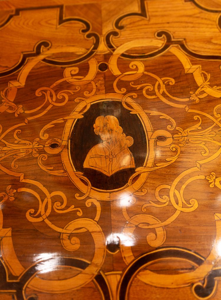 Louis XIV period marquetry chest of drawers decorated with a Ducal Crown circa 1700