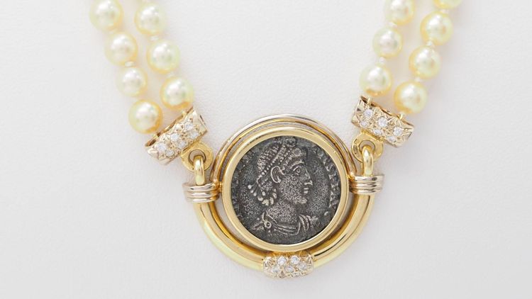 Collier pièce de constance II, perle de culture et diamants en or jaune