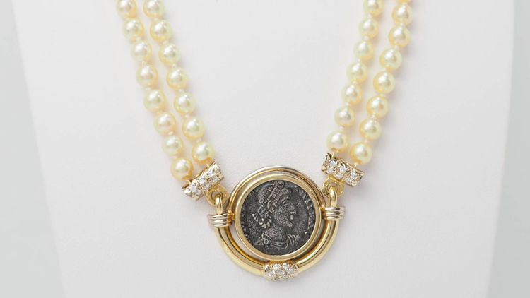 Collier pièce de constance II, perle de culture et diamants en or jaune