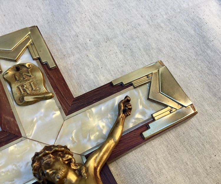 Art-Deco crucifix