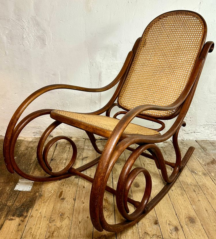 Thonet rocking chair in bentwood and cane 1900s