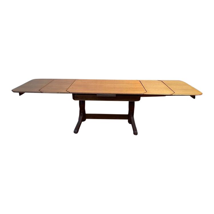 Table de salle à manger en chêne avec allonges intégrées 