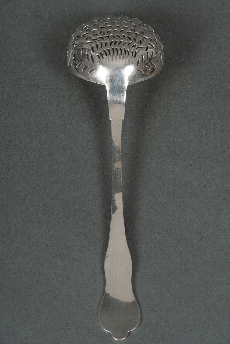 Sprinkling spoon Orfèvre RN silver 53 grams rich Louis XV decor