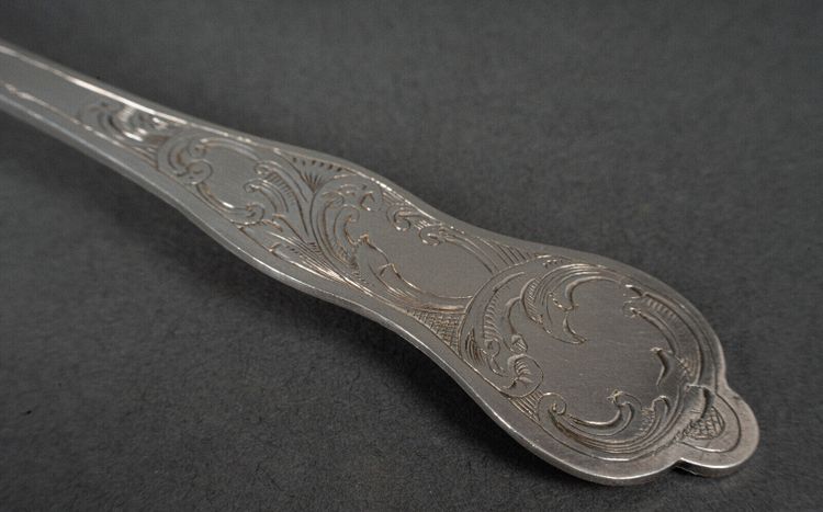 Sprinkling spoon Orfèvre RN silver 53 grams rich Louis XV decor