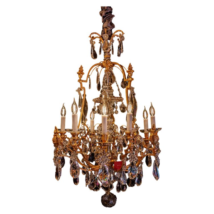 Signed by Baccarat, Louis XVI style chandelier with gilt bronze and cut crystal fire pots circa 1890