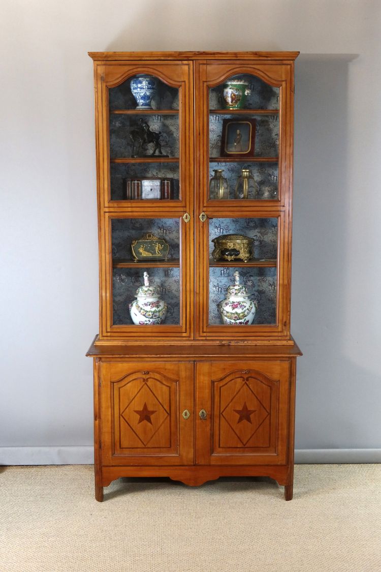 Buffet vitrine en noyer XIXème