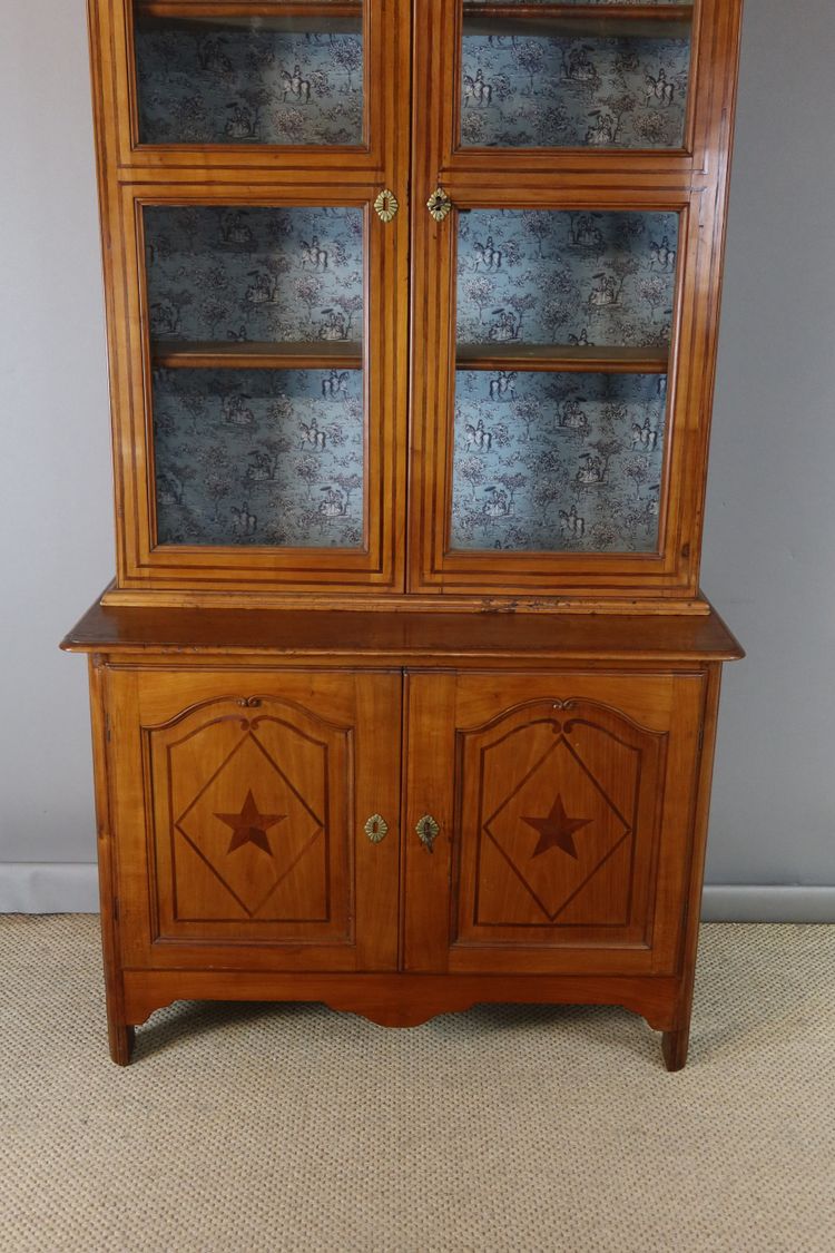 Buffet vitrine en noyer XIXème