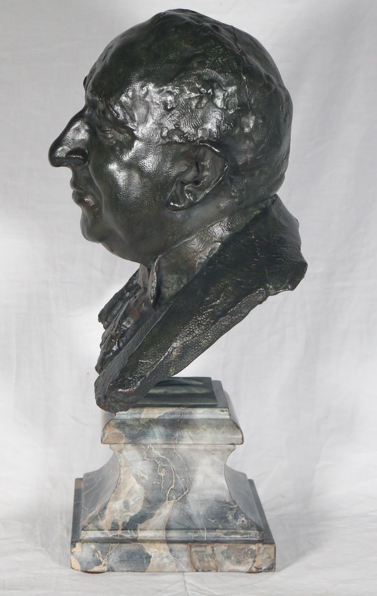 Bronze bust of a man signed by the founder Alexis Rudier