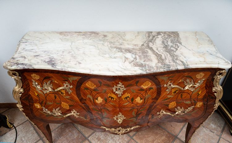 Commode ancienne française époque 20siècle.