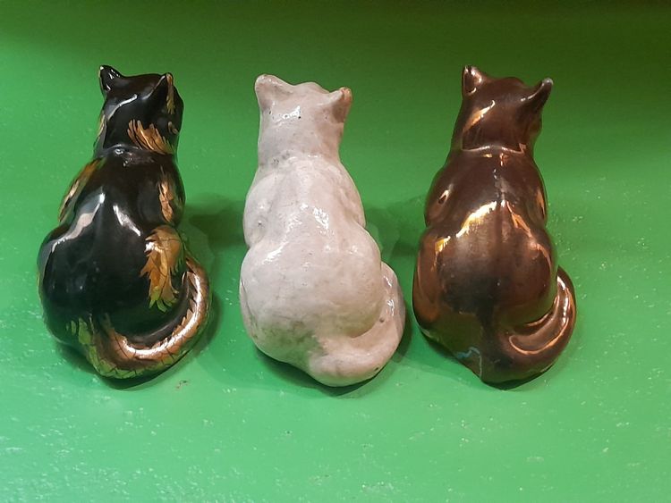 Faiences de Blois cats and snails