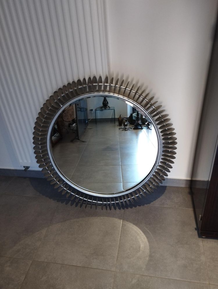 Large, round, handmade Brutalist mirror - Art Populaire