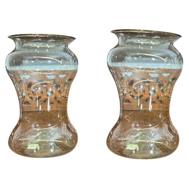 Ancienne paire de pots d'apothicaire en verre soufflé de Murano de la fin du 19ème siècle Mesure . Hauteur 20