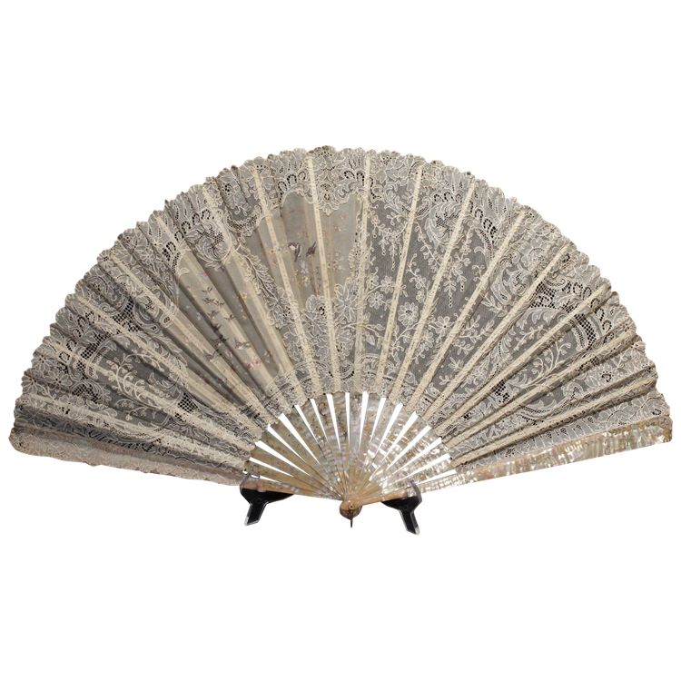 Fans Folded In Mother-of-Pearl And Lace Decor Painted With Birds 1890-1900