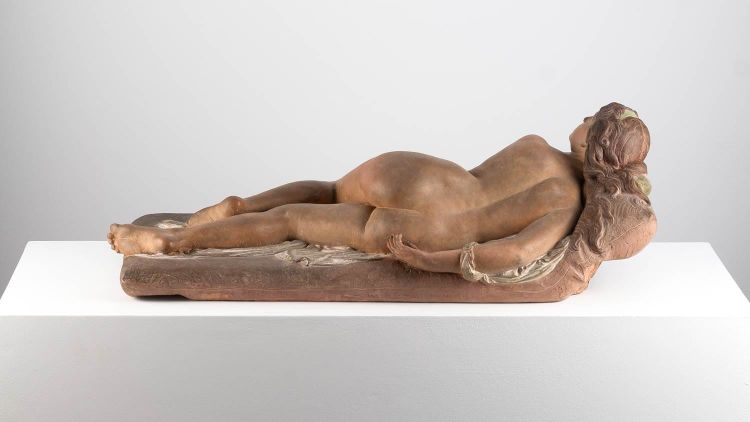 Nu féminin - La Vanité - Sculpture en terre cuite polychromée