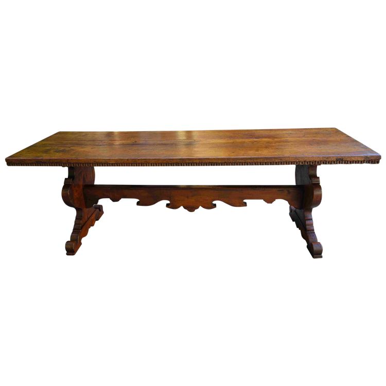 Large Italian abbey table in walnut